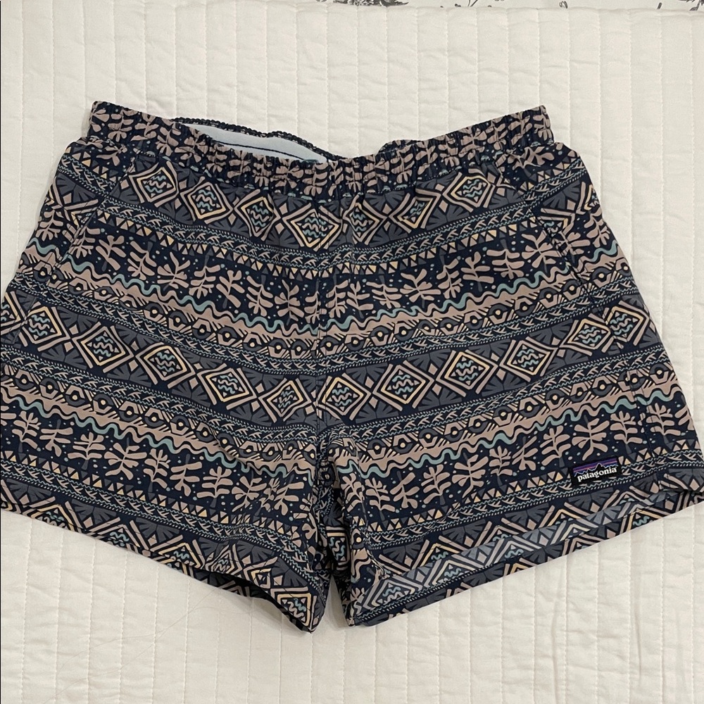 Patagonia women’s Baggies 4 inch